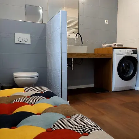 Zuma, 5 Min Walk To The Center דירה *