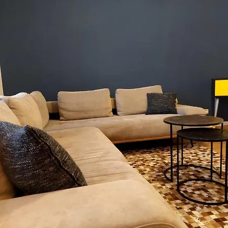 Zuma, 5 Min Walk To The Center דירה *