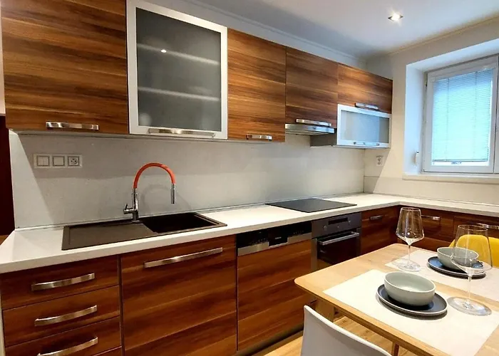 Zuma, 5 Min Walk To The Center